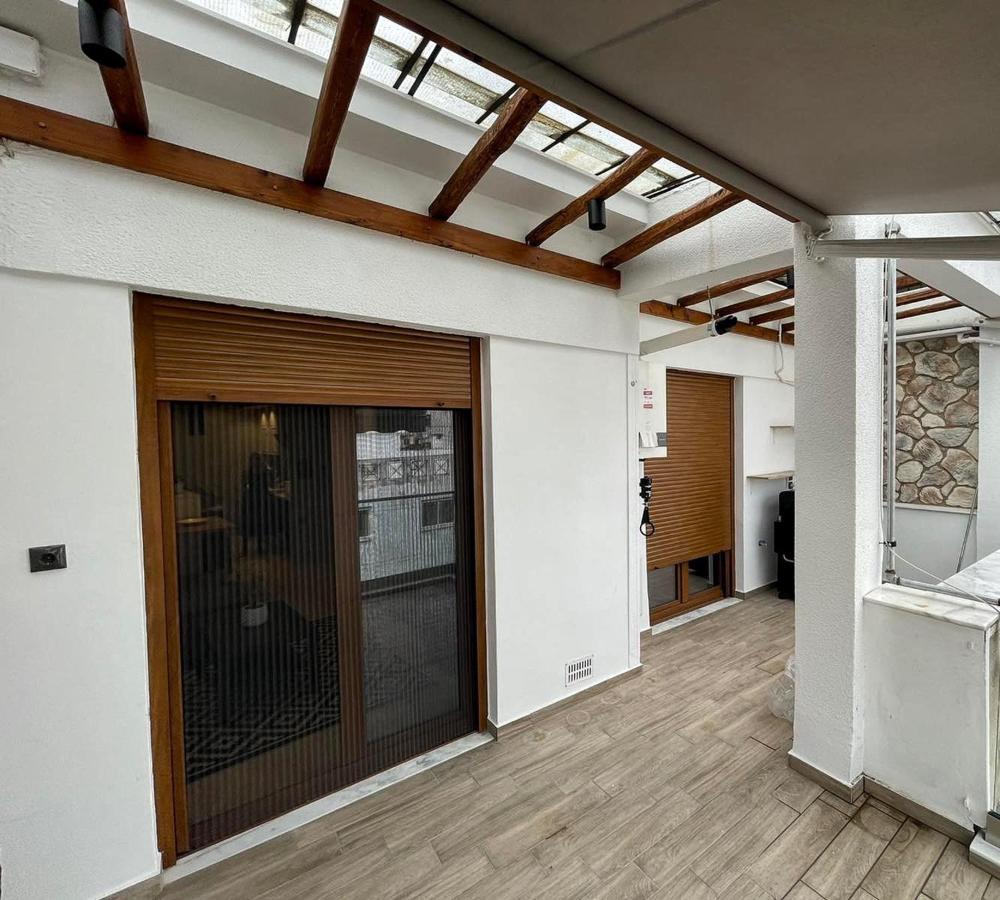 Luxury Townhouse Suite Larissa Exterior foto