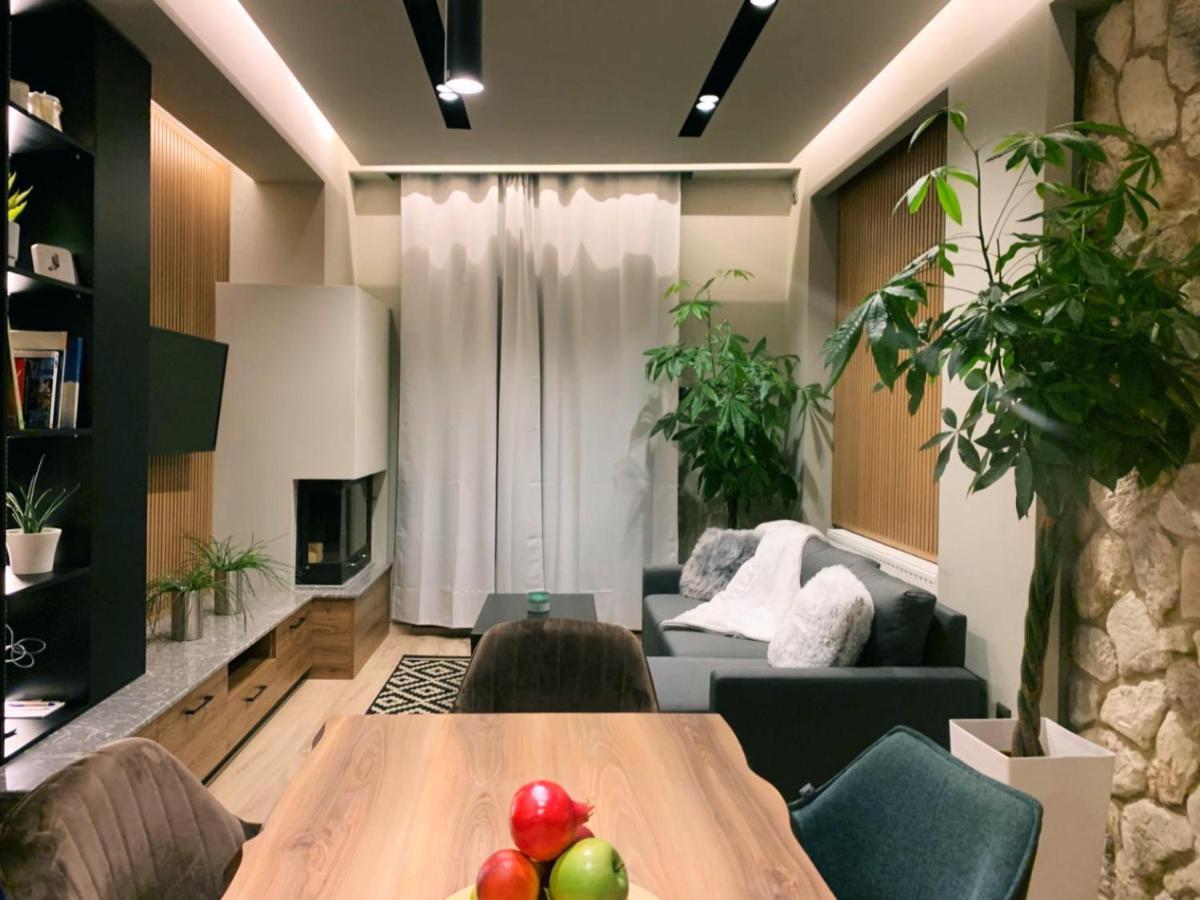 Luxury Townhouse Suite Larissa Exterior foto