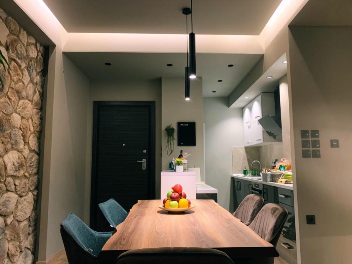 Luxury Townhouse Suite Larissa Exterior foto