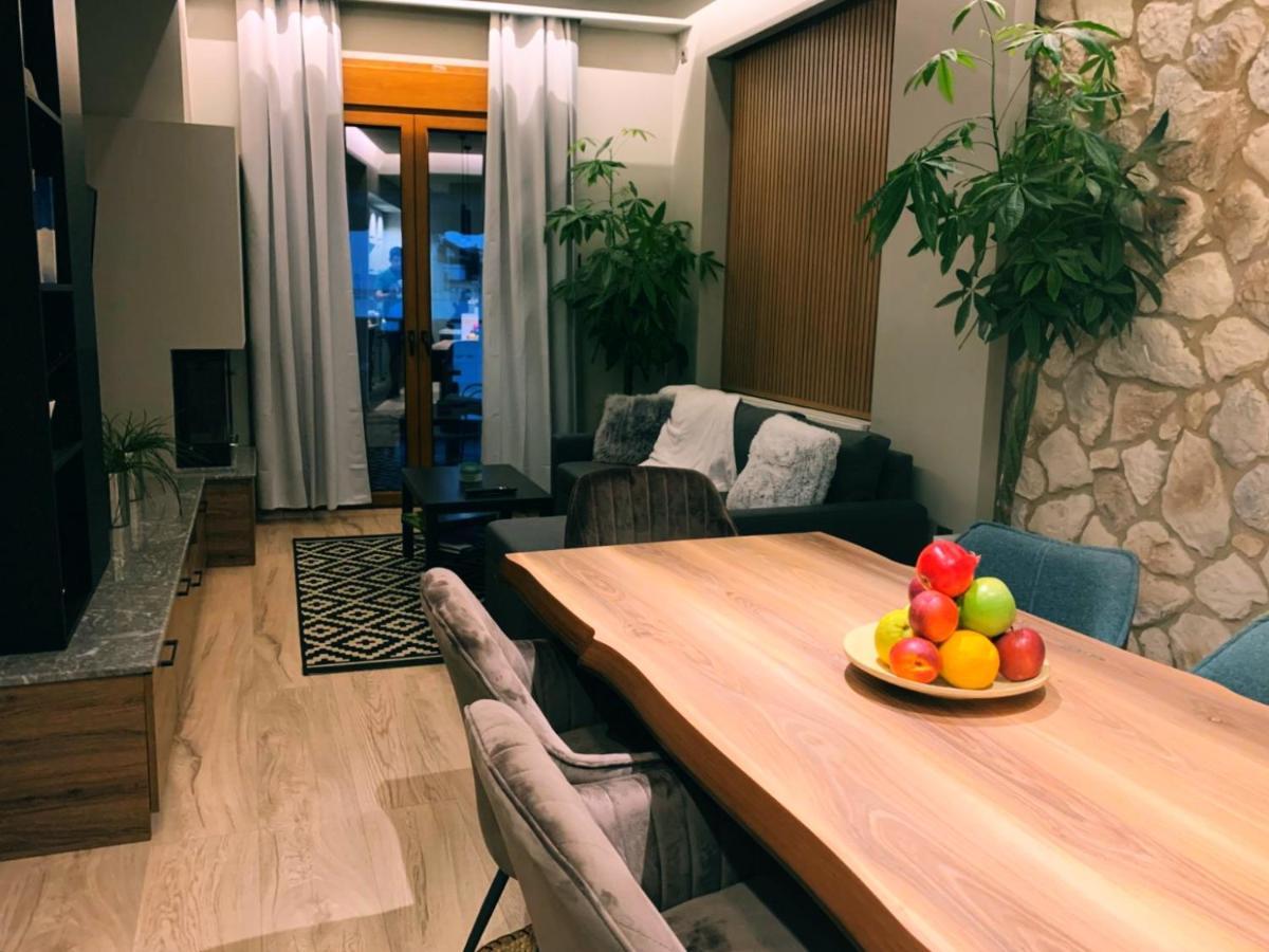 Luxury Townhouse Suite Larissa Exterior foto